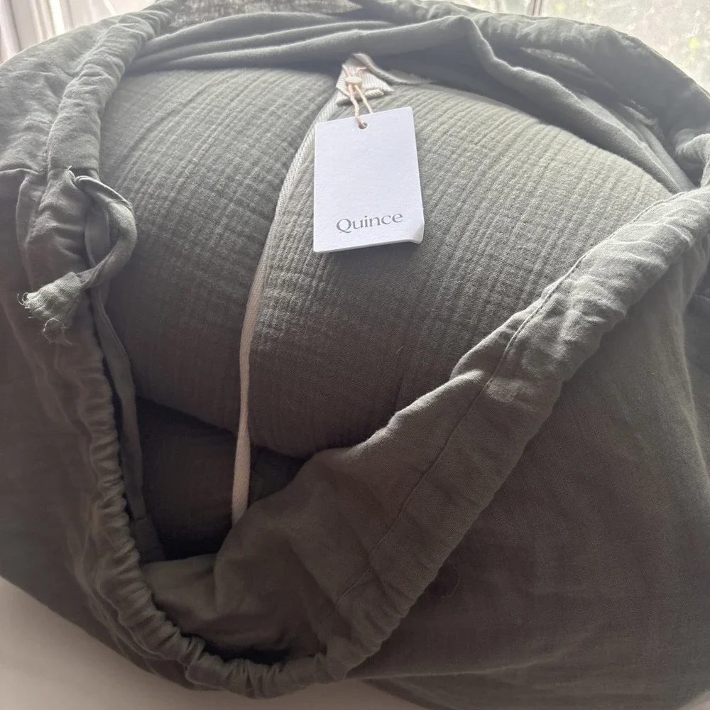 NWOT Quince King Cal King Gauze Organic Cotton Olive Quilt 2 Shams Olive